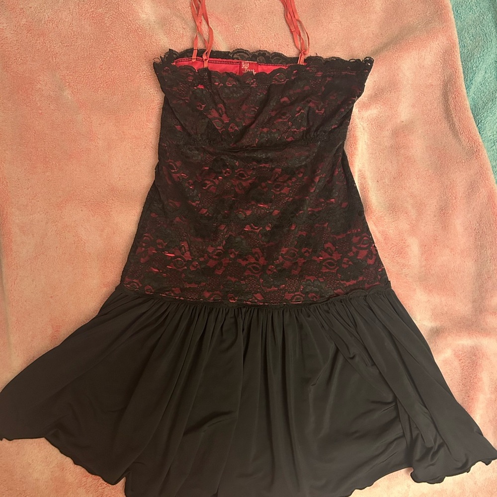 Elegant Black and Hot Pink Lace Mini Dress